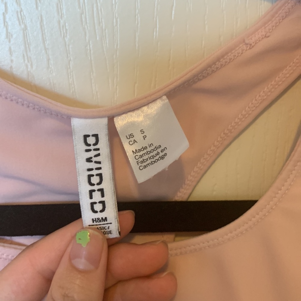 H&M Workout Tank - Picture 3 of 3